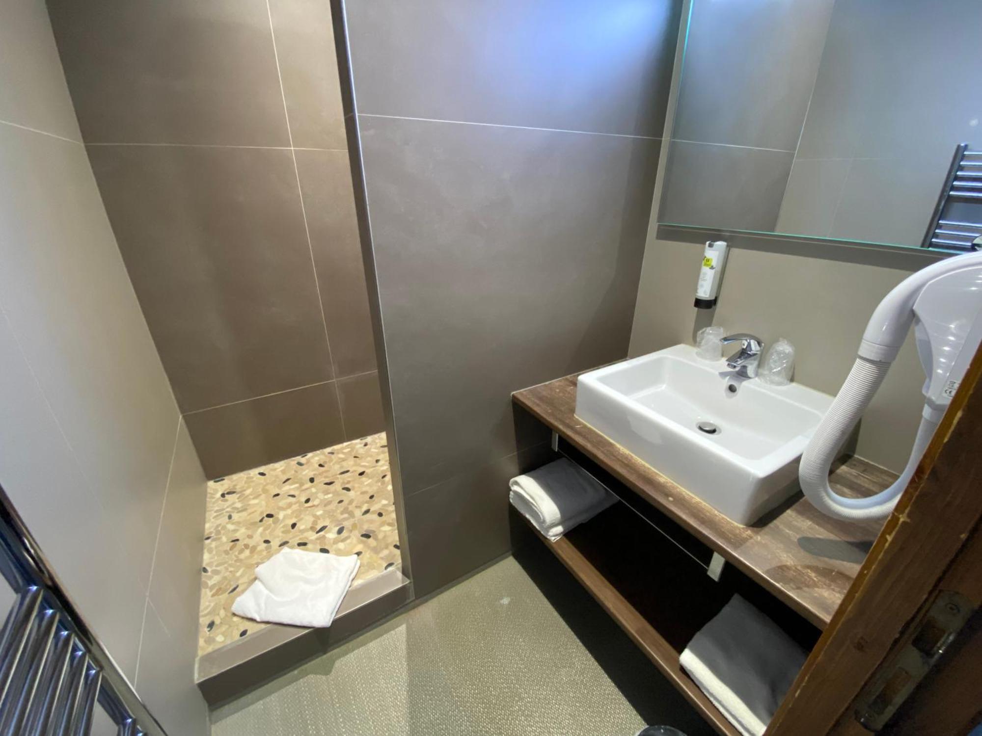Enzo Hotels - St Eloy Metz Amneville By Kyriad Direct Ngoại thất bức ảnh